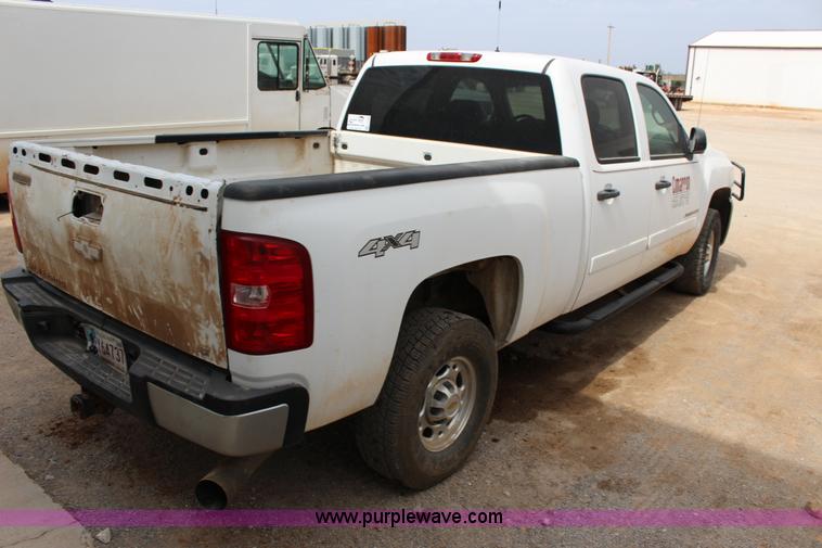 image for item F7556 2008 Chevrolet Silverado 2500HD Crew Cab pickup truck