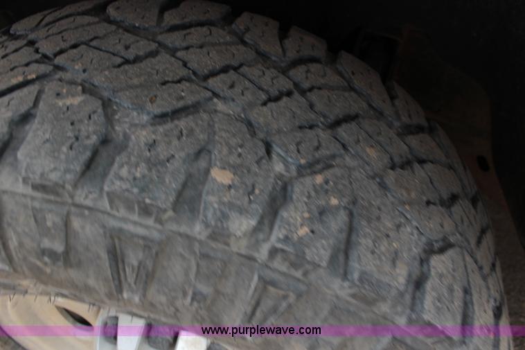 image for item F7556 2008 Chevrolet Silverado 2500HD Crew Cab pickup truck