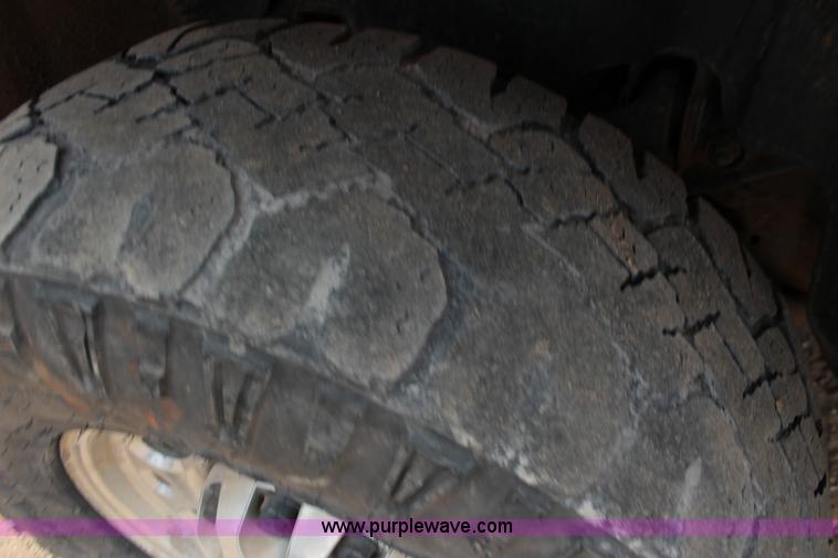 image for item F7556 2008 Chevrolet Silverado 2500HD Crew Cab pickup truck