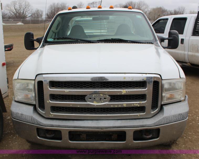 image for item F7582 2006 Ford F250 Super Duty SuperCab pickup truck