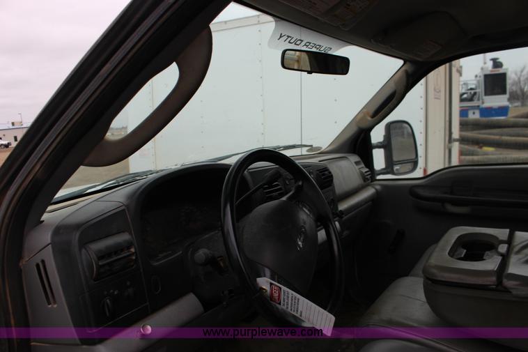 image for item F7582 2006 Ford F250 Super Duty SuperCab pickup truck