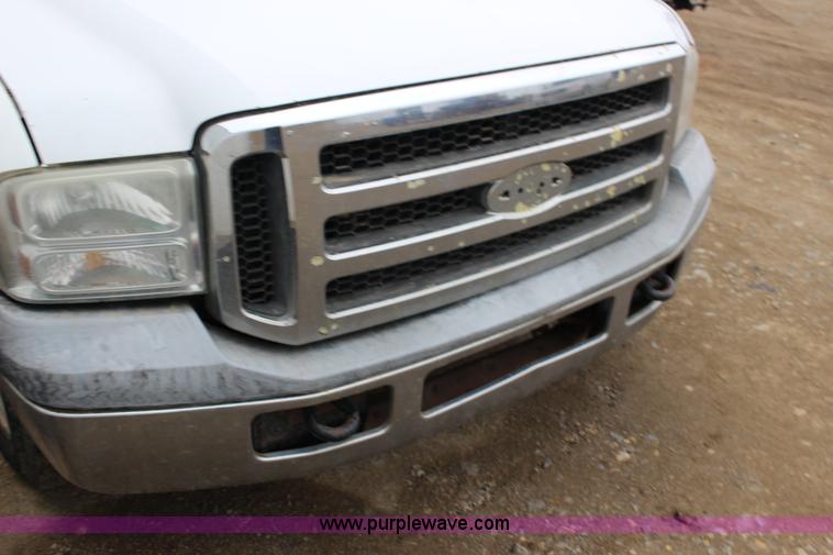 image for item F7582 2006 Ford F250 Super Duty SuperCab pickup truck