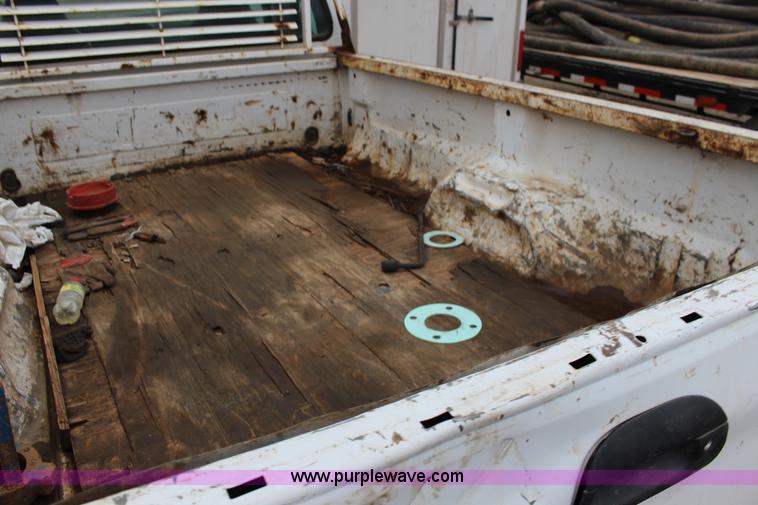 image for item F7582 2006 Ford F250 Super Duty SuperCab pickup truck