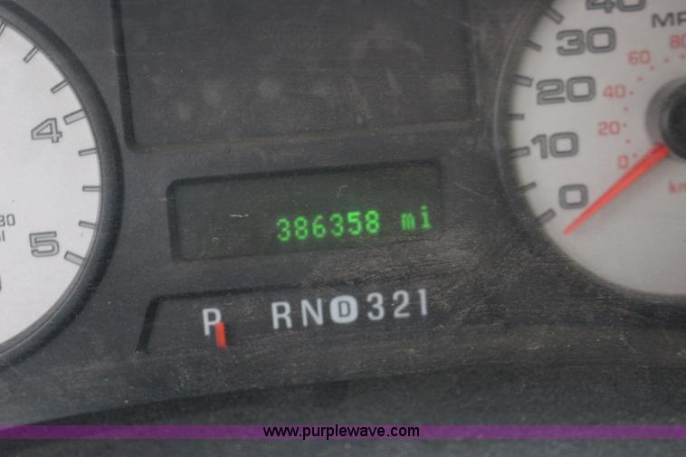 image for item F7583 2005 Ford F250 Super Duty Crew Cab pickup truck