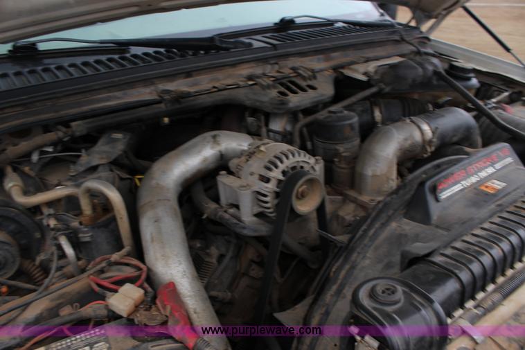 image for item F7583 2005 Ford F250 Super Duty Crew Cab pickup truck