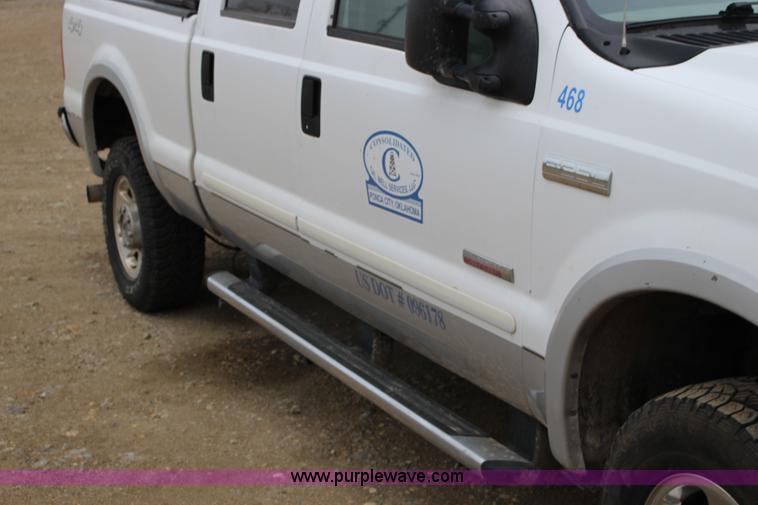 image for item F7583 2005 Ford F250 Super Duty Crew Cab pickup truck