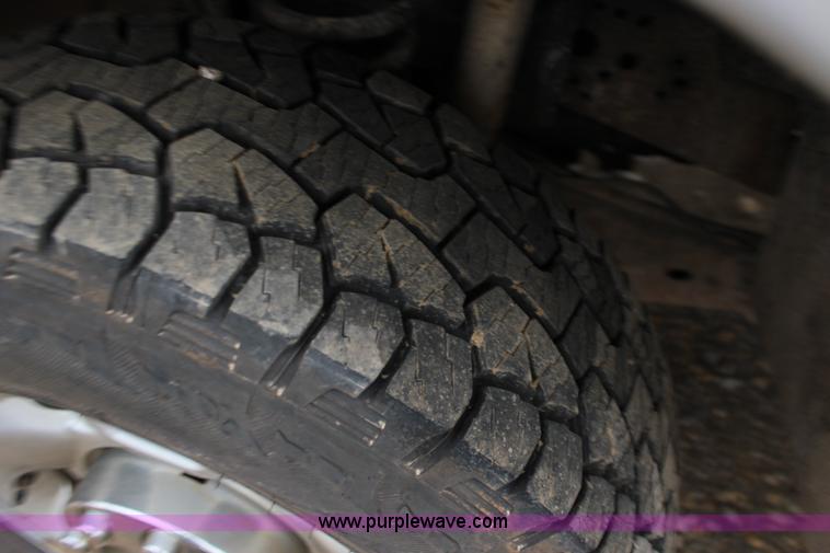 image for item F7583 2005 Ford F250 Super Duty Crew Cab pickup truck