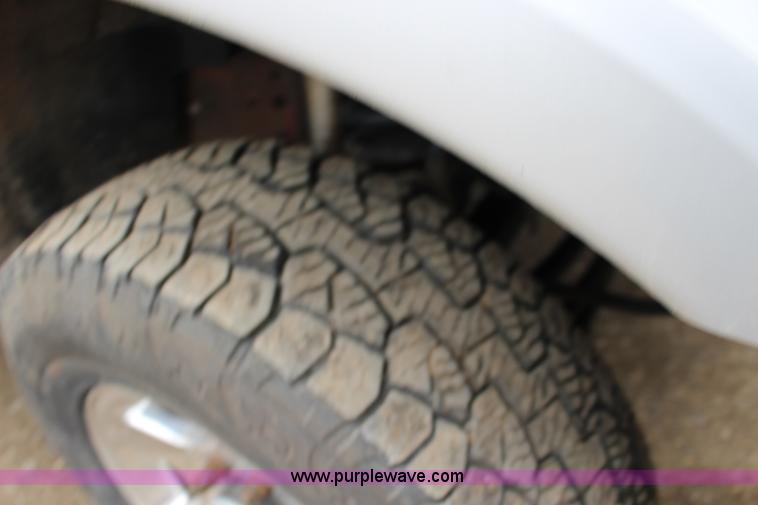 image for item F7583 2005 Ford F250 Super Duty Crew Cab pickup truck