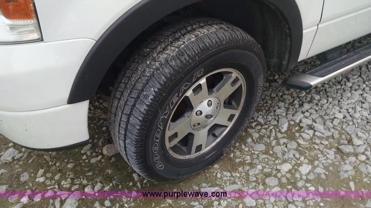 image for item F8427 2007 Ford F150 FX4 SuperCrew pickup truck