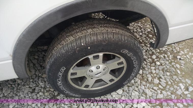 image for item F8427 2007 Ford F150 FX4 SuperCrew pickup truck