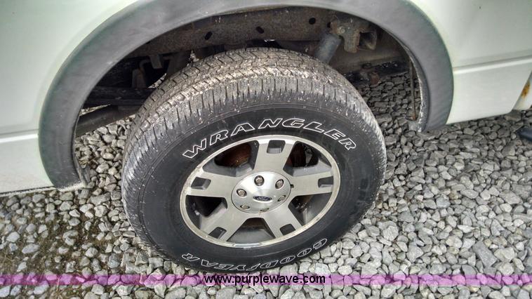 image for item F8427 2007 Ford F150 FX4 SuperCrew pickup truck