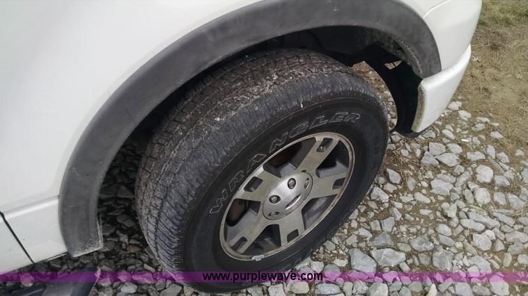 image for item F8427 2007 Ford F150 FX4 SuperCrew pickup truck