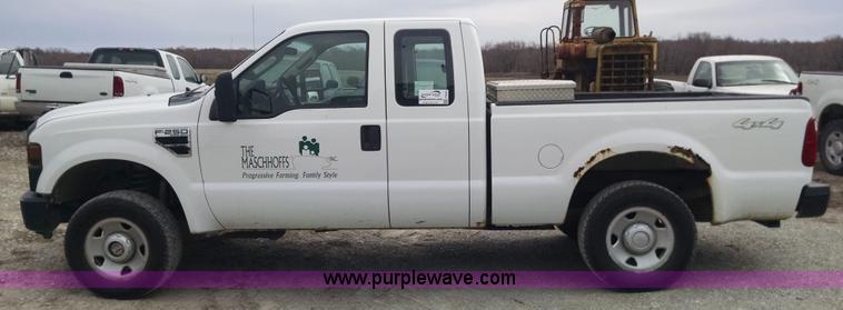 image for item F8429 2008 Ford F250 Super Duty XL SuperCab pickup truck