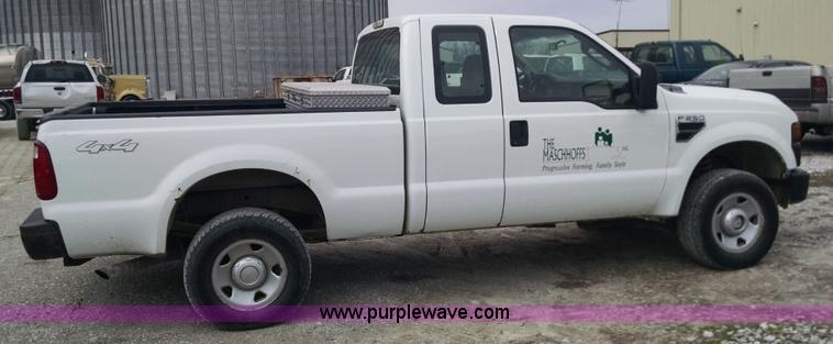 image for item F8429 2008 Ford F250 Super Duty XL SuperCab pickup truck
