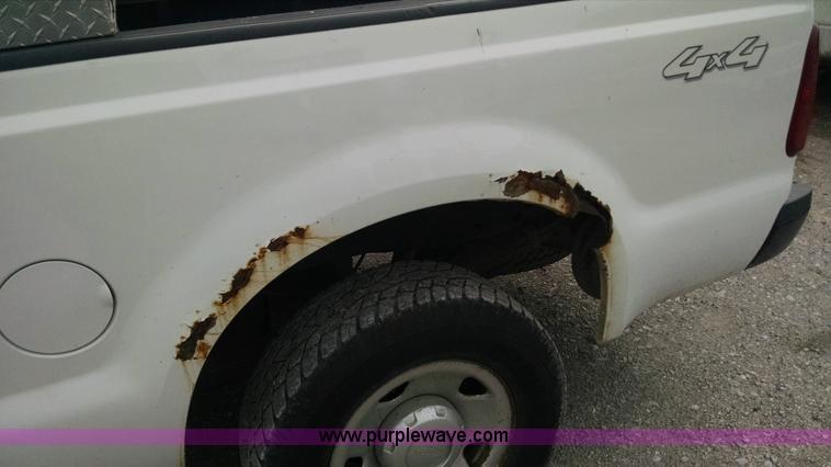 image for item F8429 2008 Ford F250 Super Duty XL SuperCab pickup truck