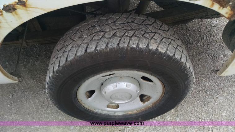 image for item F8429 2008 Ford F250 Super Duty XL SuperCab pickup truck