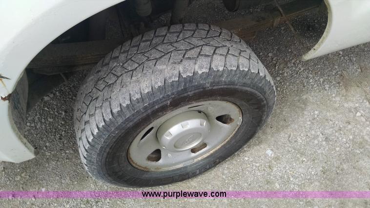 image for item F8429 2008 Ford F250 Super Duty XL SuperCab pickup truck