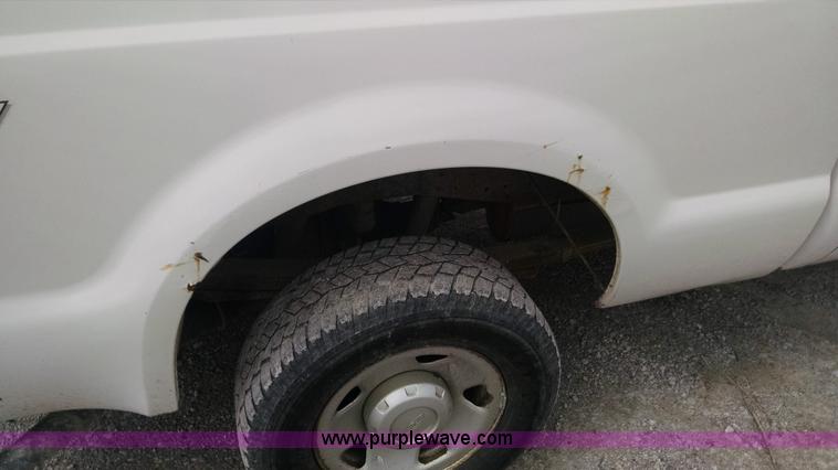image for item F8429 2008 Ford F250 Super Duty XL SuperCab pickup truck