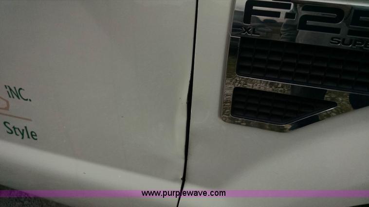 image for item F8429 2008 Ford F250 Super Duty XL SuperCab pickup truck
