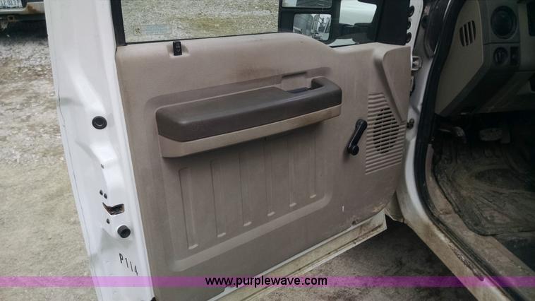 image for item F8429 2008 Ford F250 Super Duty XL SuperCab pickup truck