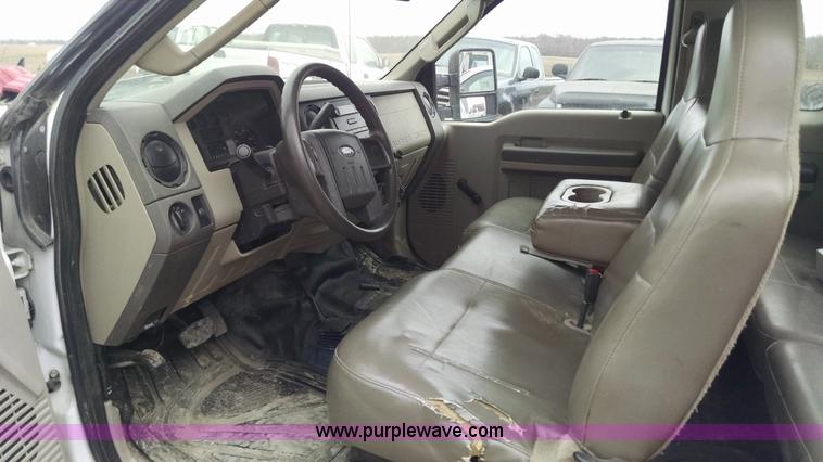 image for item F8429 2008 Ford F250 Super Duty XL SuperCab pickup truck