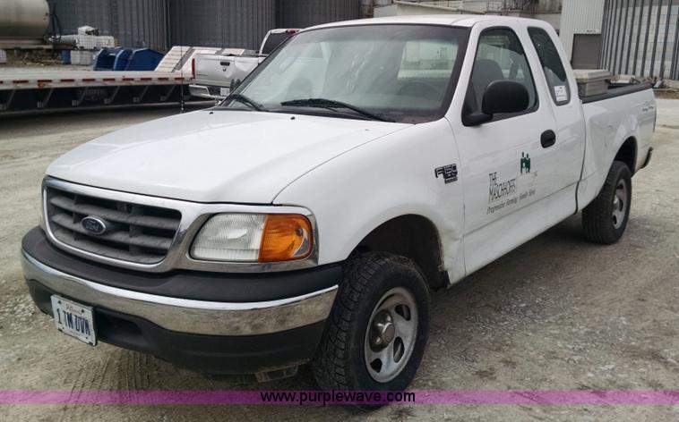 image for item F8430 2004 Ford F150 SuperCab pickup truck