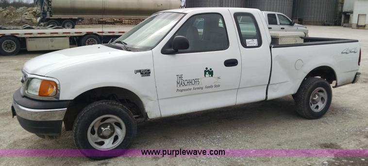 image for item F8430 2004 Ford F150 SuperCab pickup truck