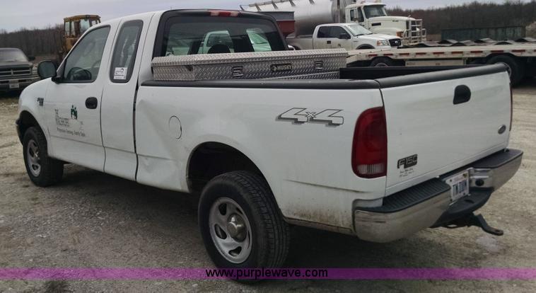 image for item F8430 2004 Ford F150 SuperCab pickup truck