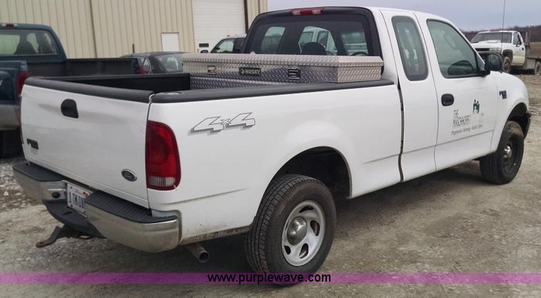 image for item F8430 2004 Ford F150 SuperCab pickup truck