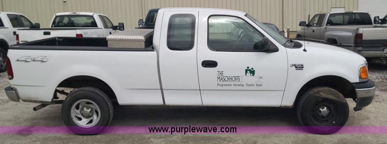 image for item F8430 2004 Ford F150 SuperCab pickup truck