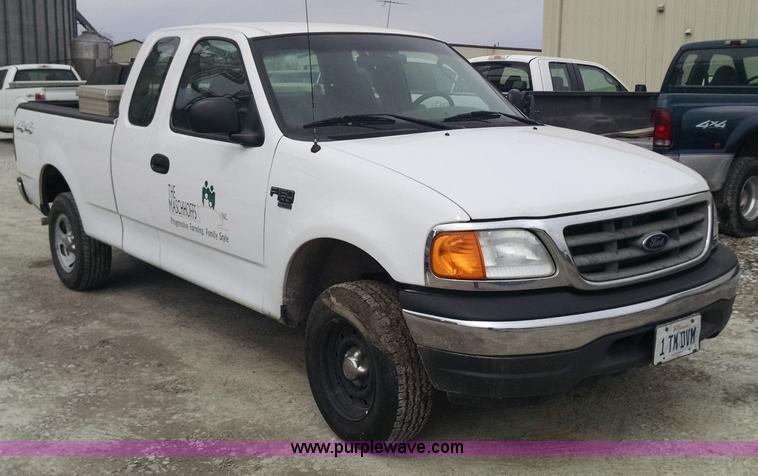 image for item F8430 2004 Ford F150 SuperCab pickup truck