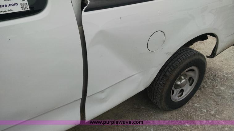 image for item F8430 2004 Ford F150 SuperCab pickup truck