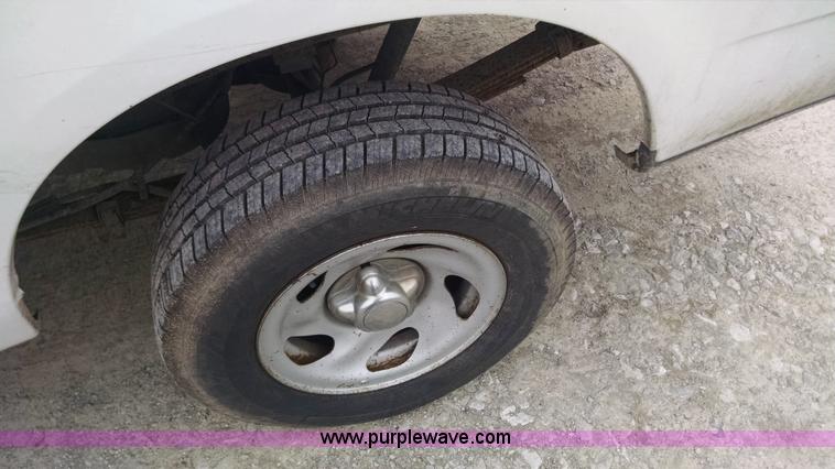 image for item F8430 2004 Ford F150 SuperCab pickup truck