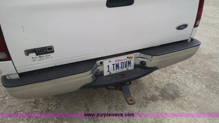 image for item F8430 2004 Ford F150 SuperCab pickup truck