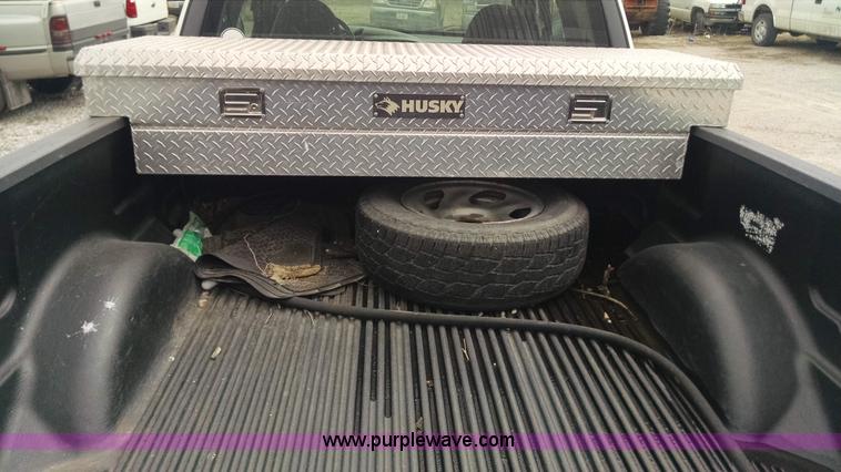 image for item F8430 2004 Ford F150 SuperCab pickup truck
