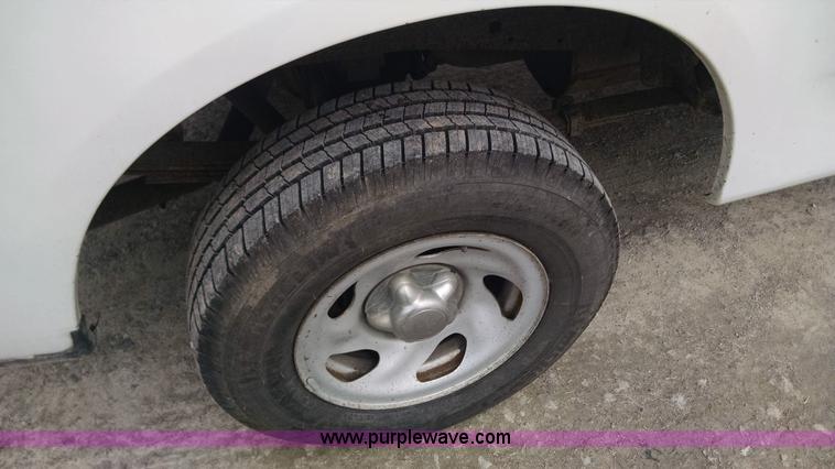 image for item F8430 2004 Ford F150 SuperCab pickup truck