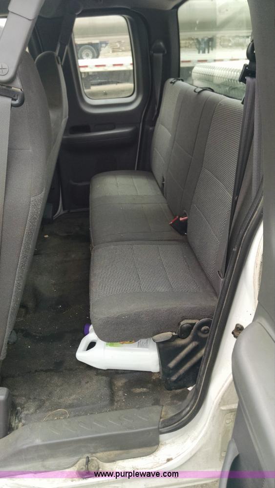 image for item F8430 2004 Ford F150 SuperCab pickup truck