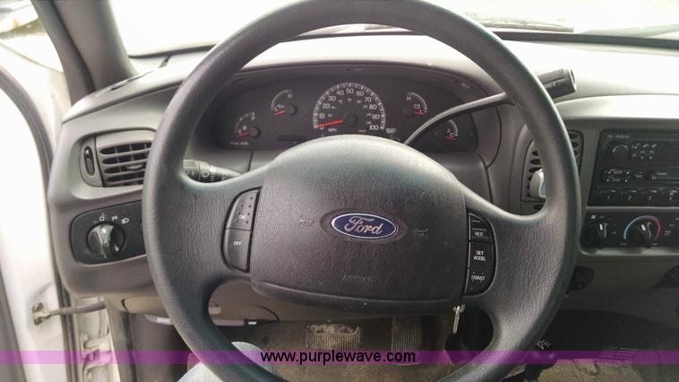 image for item F8430 2004 Ford F150 SuperCab pickup truck