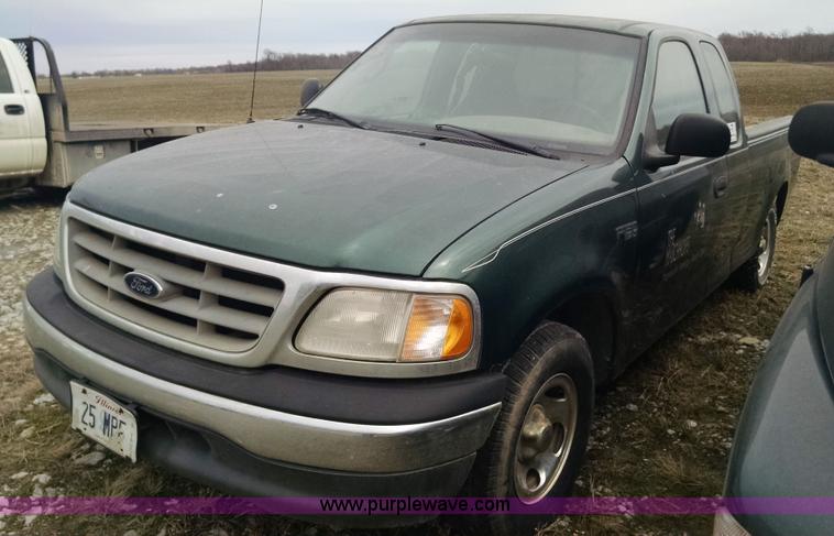 image for item F8431 2000 Ford F150 SuperCab pickup truck