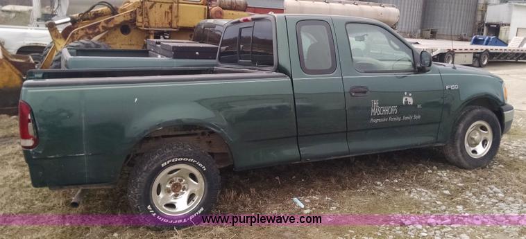 image for item F8431 2000 Ford F150 SuperCab pickup truck