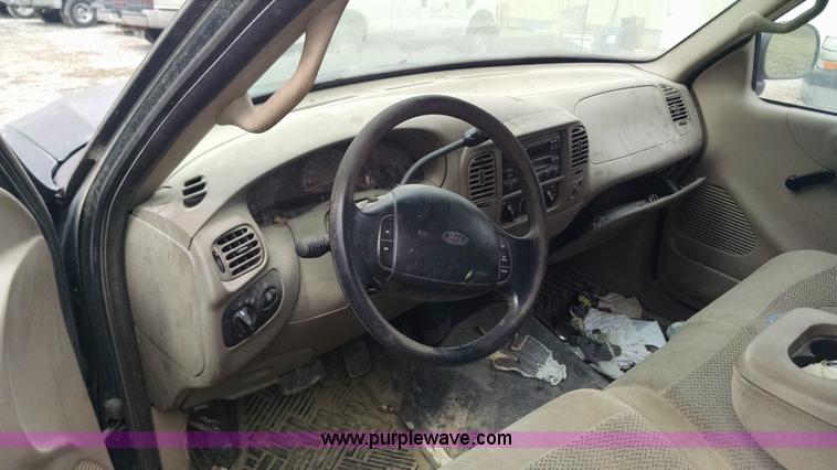 image for item F8431 2000 Ford F150 SuperCab pickup truck