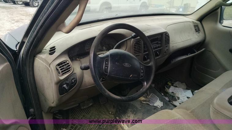 image for item F8431 2000 Ford F150 SuperCab pickup truck