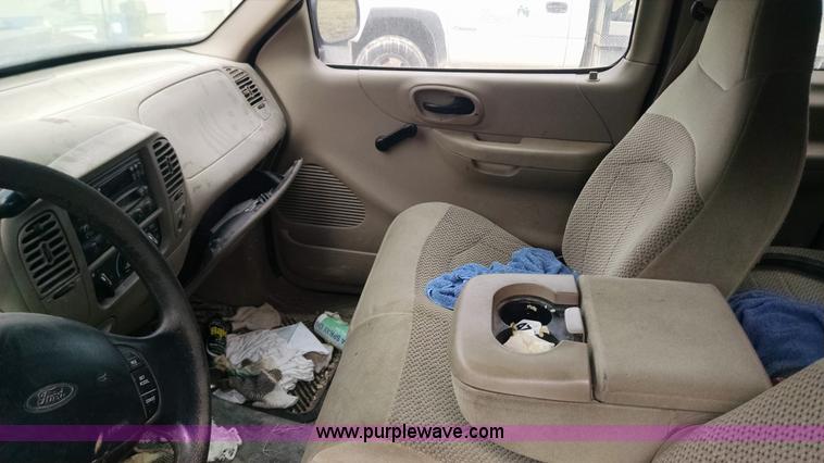 image for item F8431 2000 Ford F150 SuperCab pickup truck