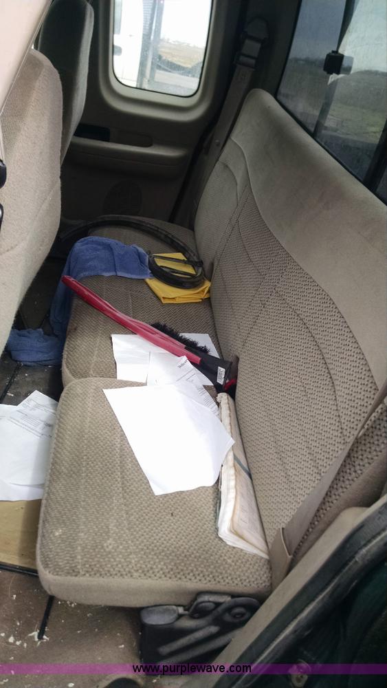 image for item F8431 2000 Ford F150 SuperCab pickup truck