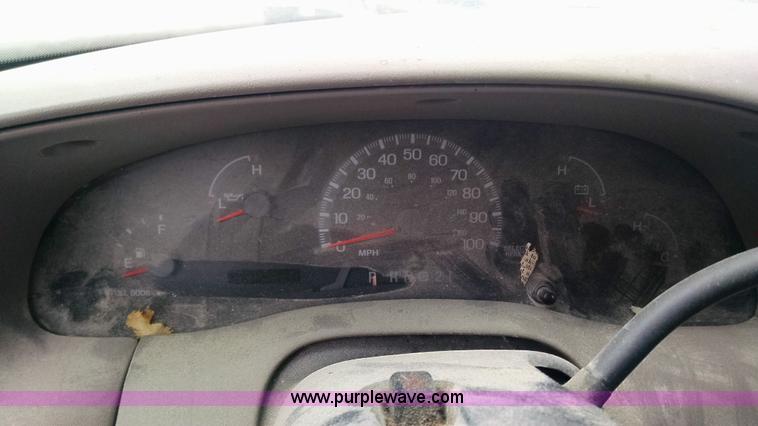 image for item F8431 2000 Ford F150 SuperCab pickup truck