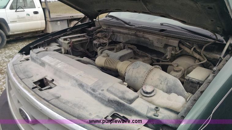 image for item F8431 2000 Ford F150 SuperCab pickup truck