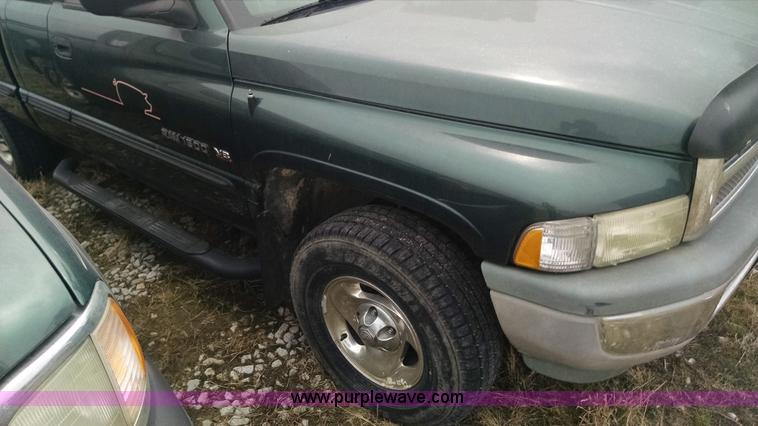 image for item F8432 1998 Dodge Ram 1500 Quad Cab pickup truck