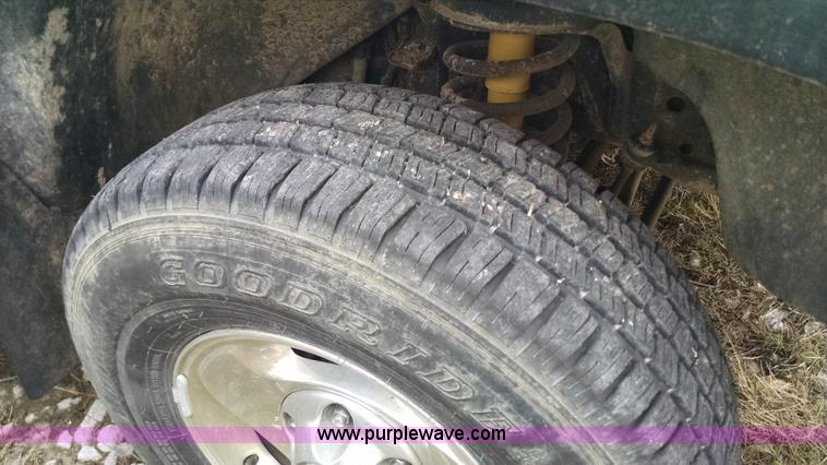 image for item F8432 1998 Dodge Ram 1500 Quad Cab pickup truck