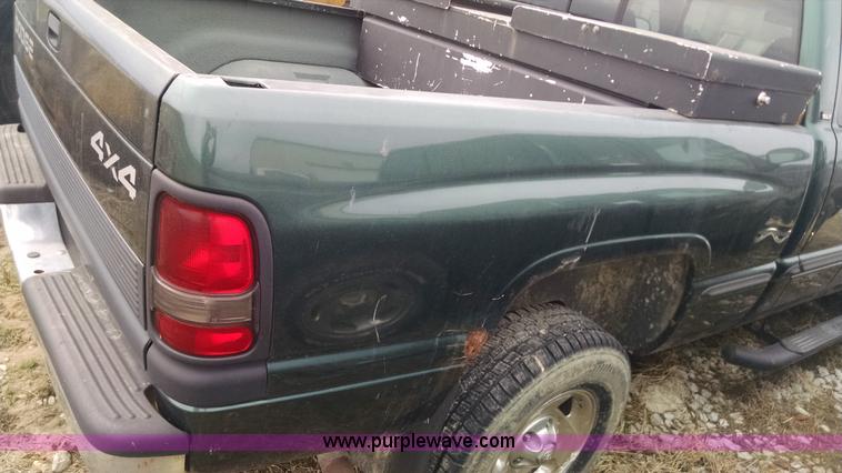 image for item F8432 1998 Dodge Ram 1500 Quad Cab pickup truck