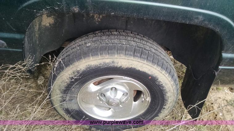 image for item F8432 1998 Dodge Ram 1500 Quad Cab pickup truck